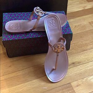 Tory Burch mini Miller flat thong. Size 7